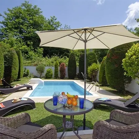 Horto Beach Villas خورتو